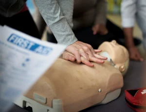 TRAINING ONLINE TRAINING FIRST AID AT WORK