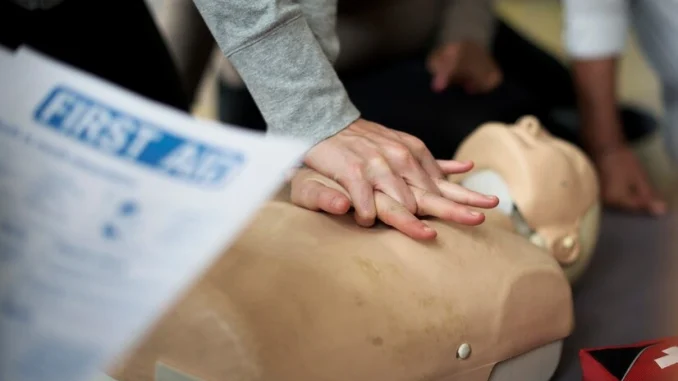 TRAINING ONLINE TRAINING FIRST AID AT WORK TRAINING ONLINE TRAINING FIRST AID AT WORK